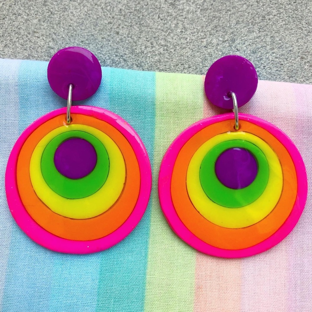 NEW!🌈60s Style Rainbow Statement Earrings